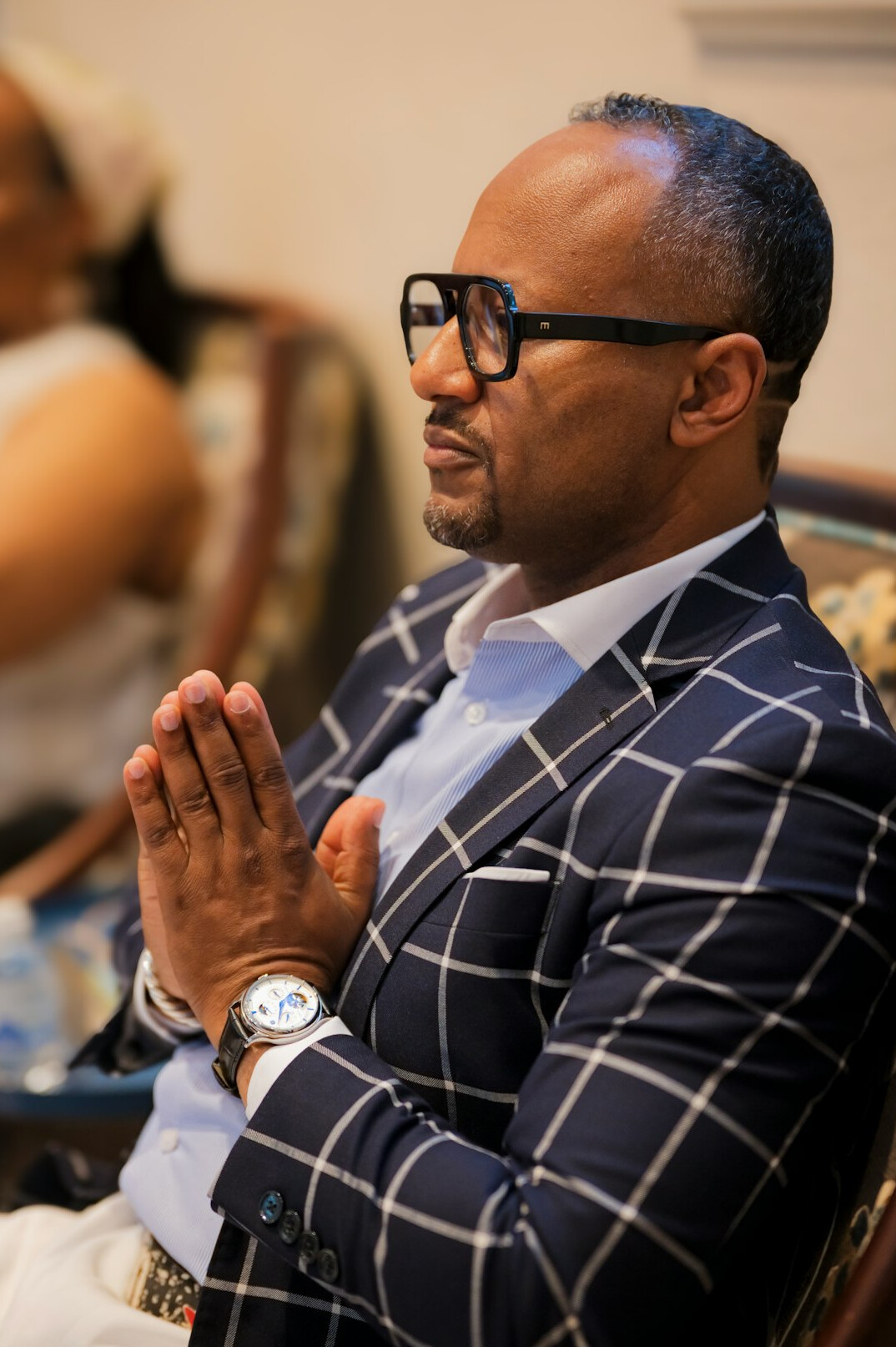 Senior executives in a roundtable leadership discussion